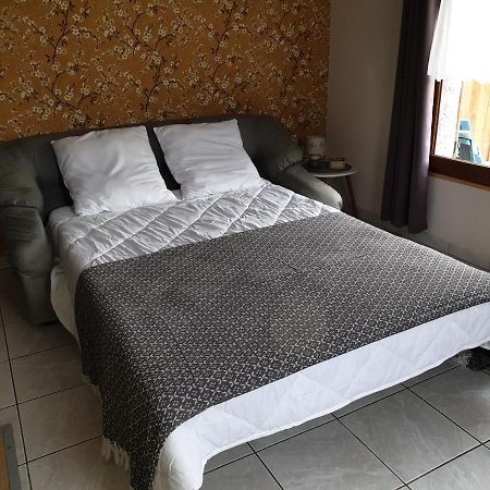 Revedelac Meuble Tout Confort Bremes Exteriör bild
