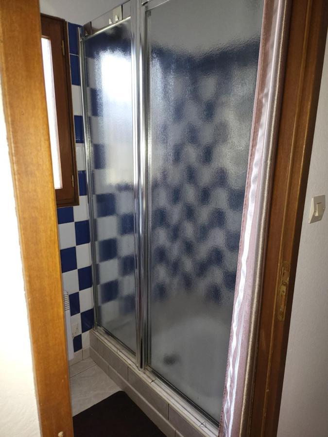 Revedelac Meuble Tout Confort Bremes Exteriör bild