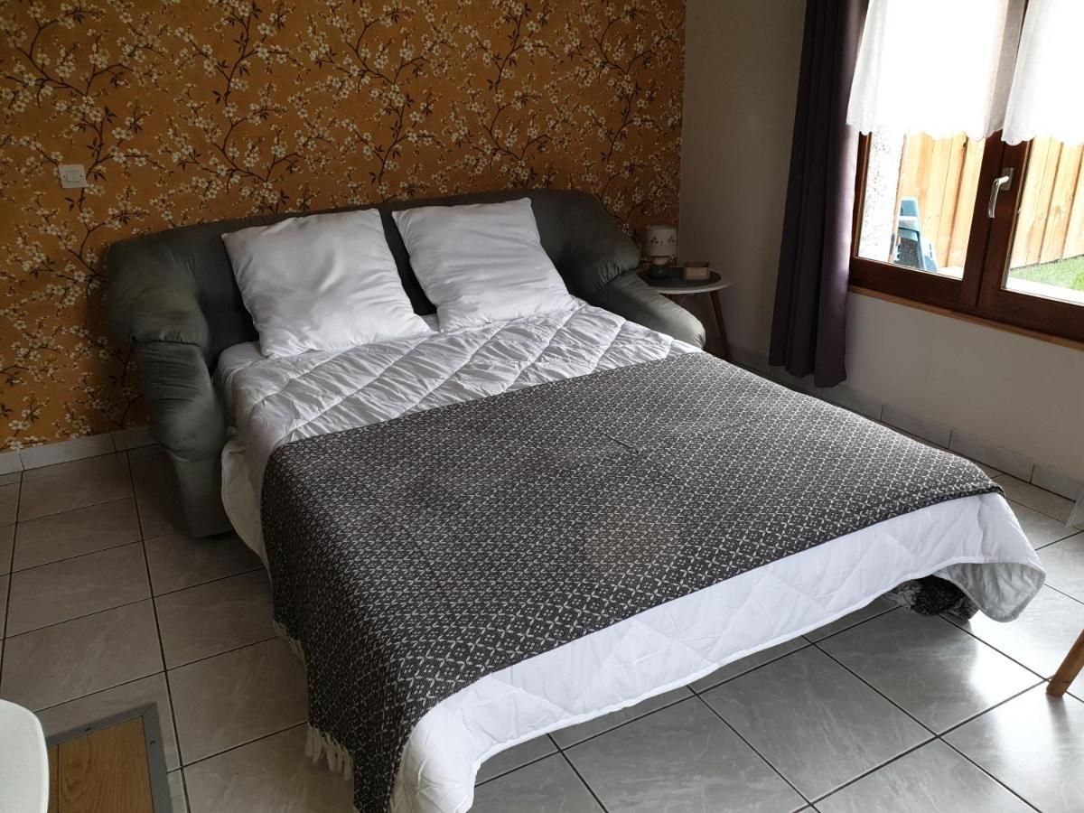 Revedelac Meuble Tout Confort Bremes Exteriör bild